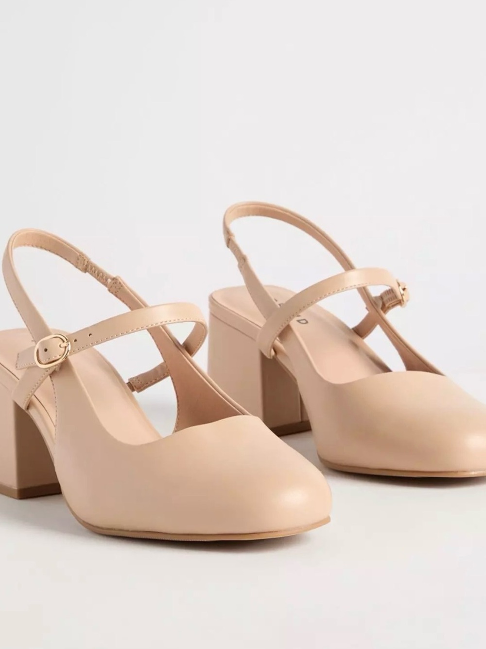 EUC Torrid Beige Tan Slingback Block Heel Mary Jane Size 8.5 Wide (WW)